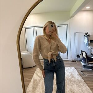 & OTHER STORIES beautiful quality tie front sweater (v neck) BARELY WORN 🩶